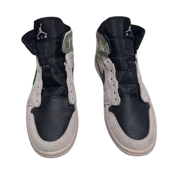 Women’s Air Jordan 1 Mid Iridescent Size 8 - Picture 3 of 7